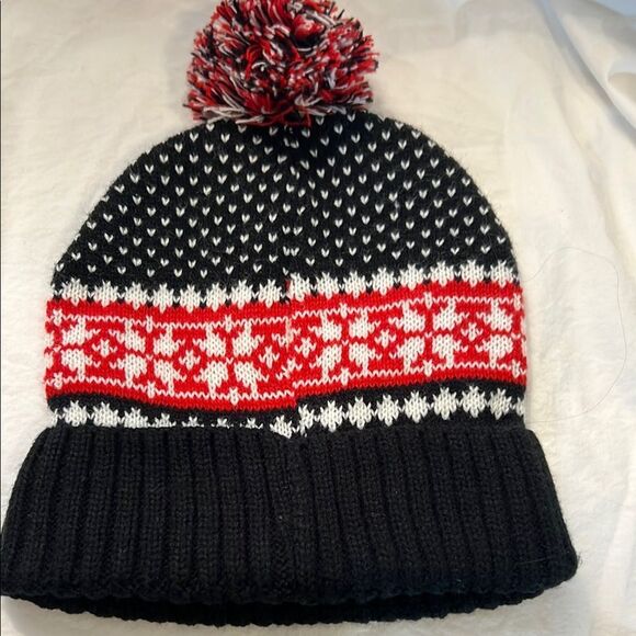 Avenger Kids Pom-Pom Beanie sock Set- Black and Red - Picture 3 of 7